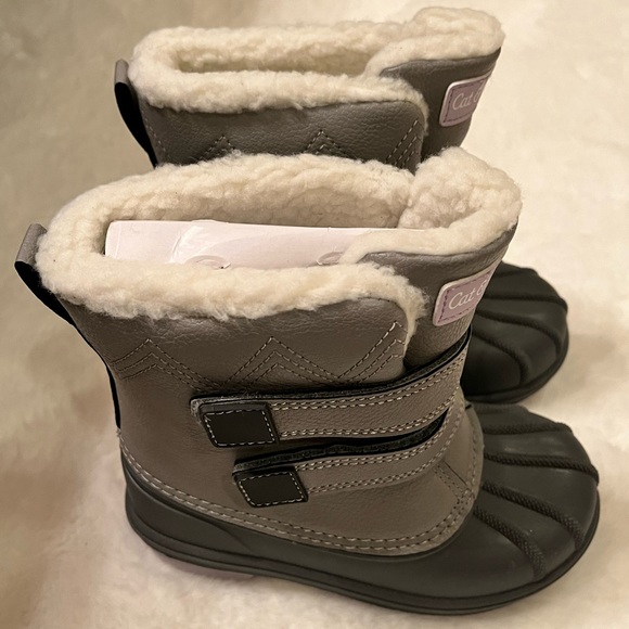 NEW Toddler wintert boots, size 9 - Picture 2 of 8